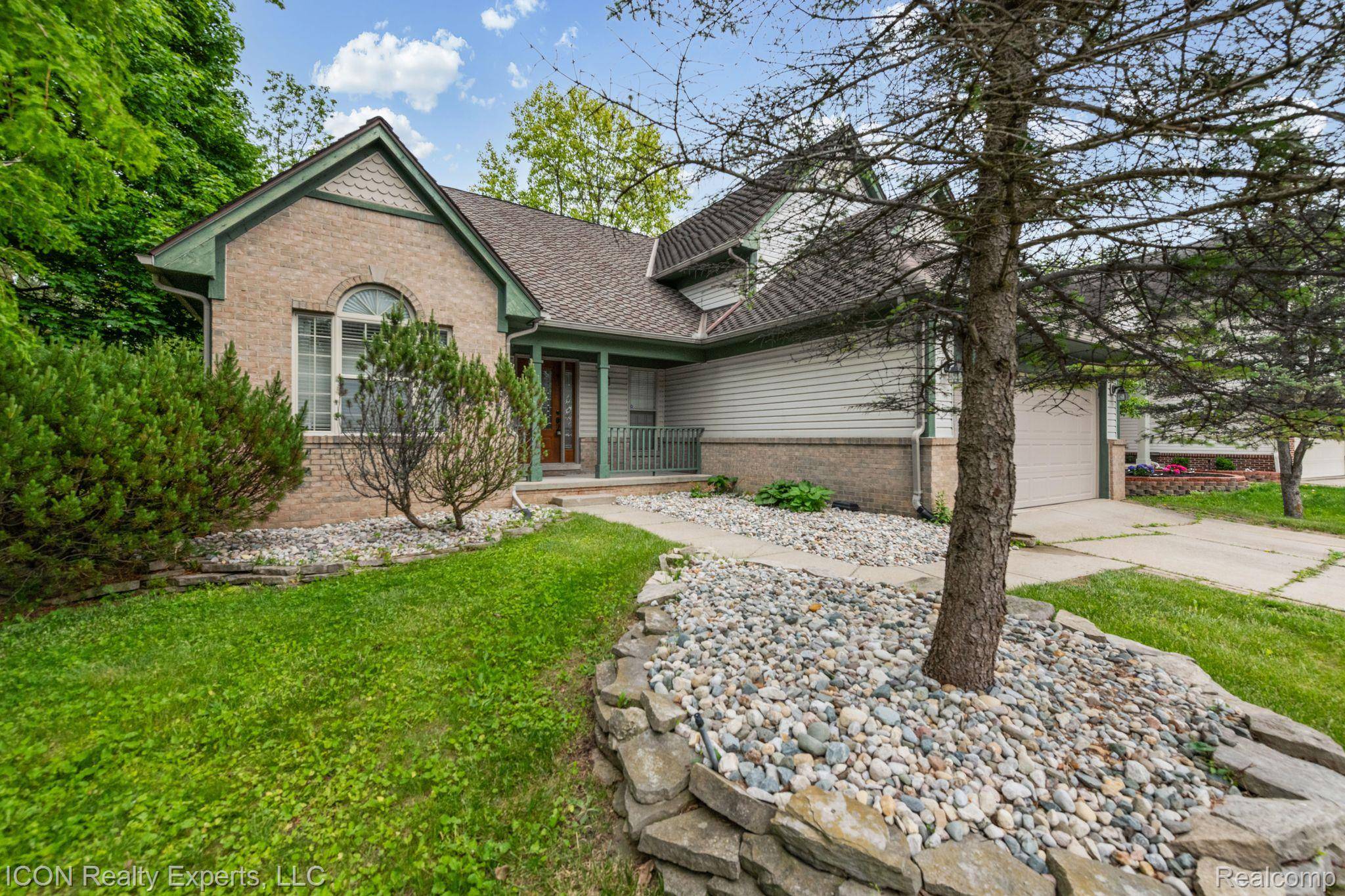 5367 High Ridge DR, York Charter Township, MI 48197