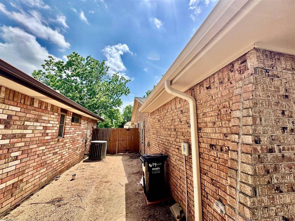 614 Darnel Drive, Mesquite, TX 75149