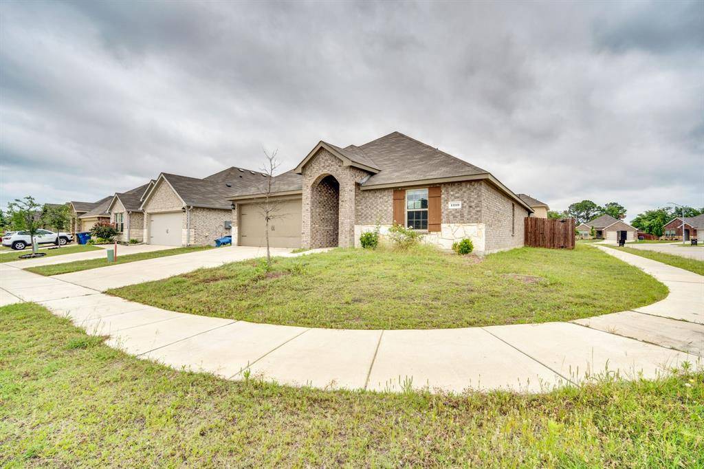 1219 Fairbanks Drive, Ennis, TX 75119