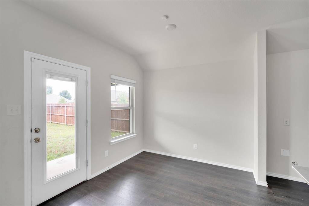 1219 Fairbanks Drive, Ennis, TX 75119