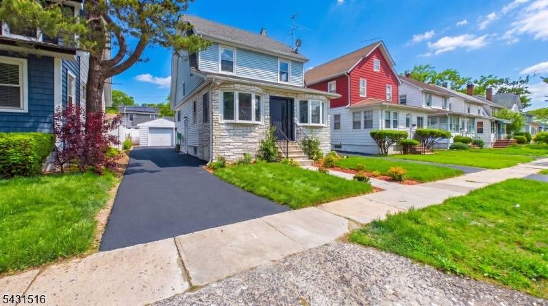 71 Leslie St, East Orange City, NJ 07017
