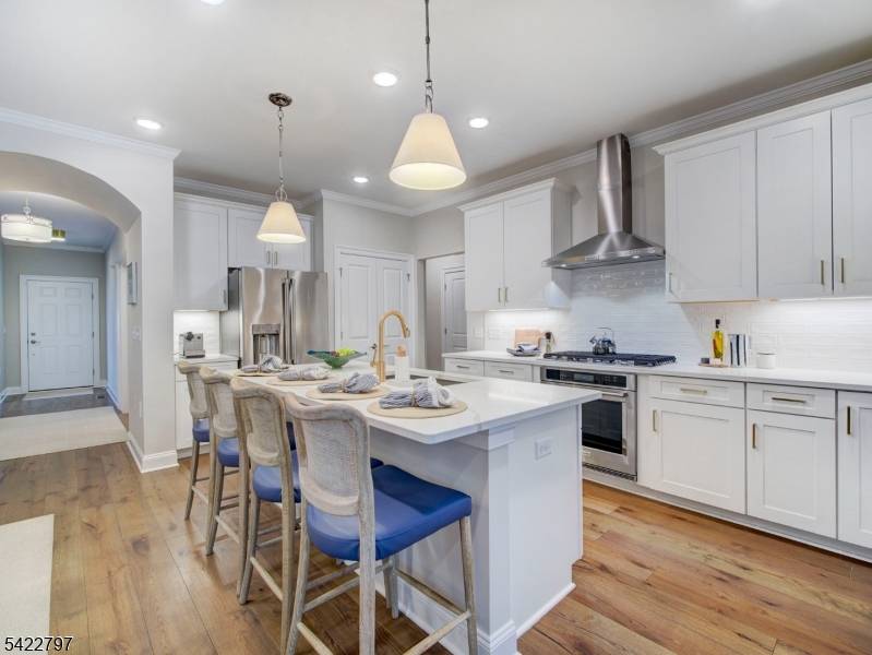 30 Dahlia Dr, Warren Twp., NJ 07059