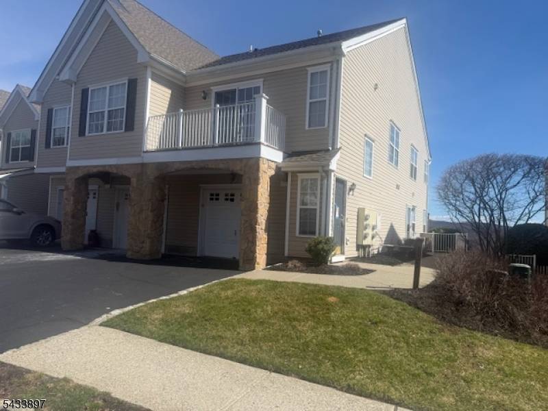 132 Mountainside Dr #132, Pompton Lakes Boro, NJ 07442