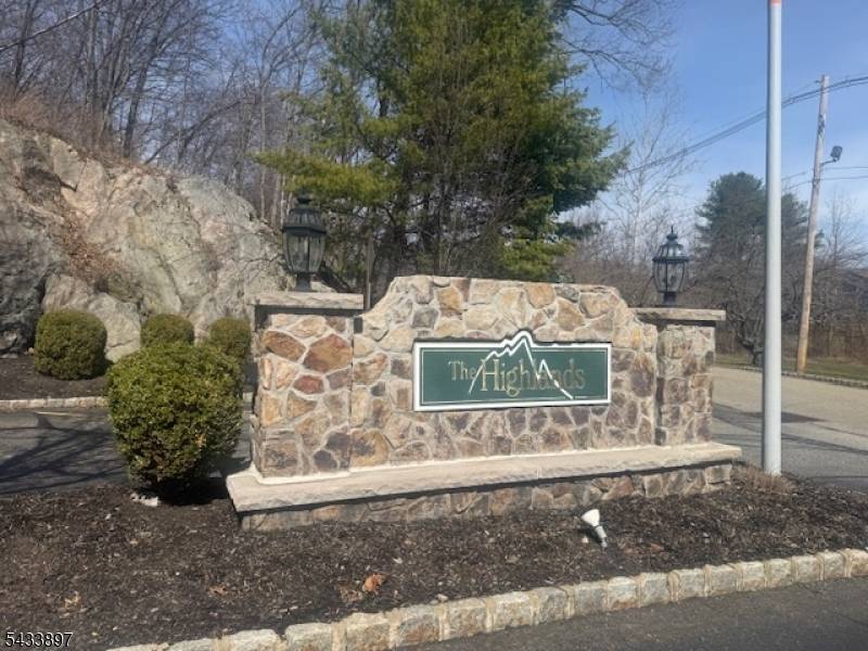 132 Mountainside Dr #132, Pompton Lakes Boro, NJ 07442