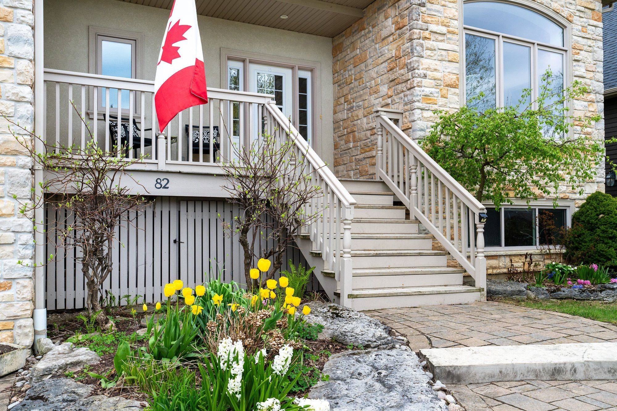 82 Stanley ST, Collingwood, ON L9Y 0G7