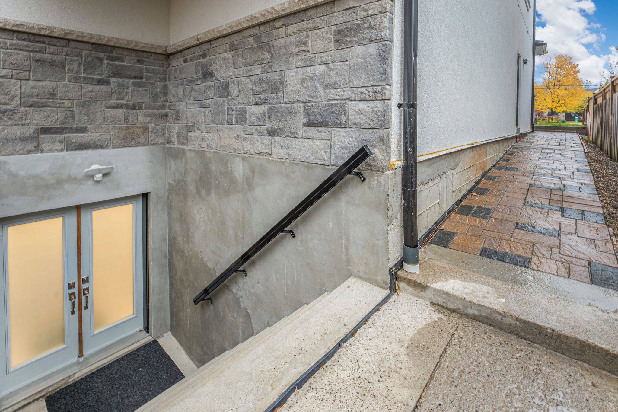 330 Maple AVE #BSMT, Halton Hills, ON L7G 1X1