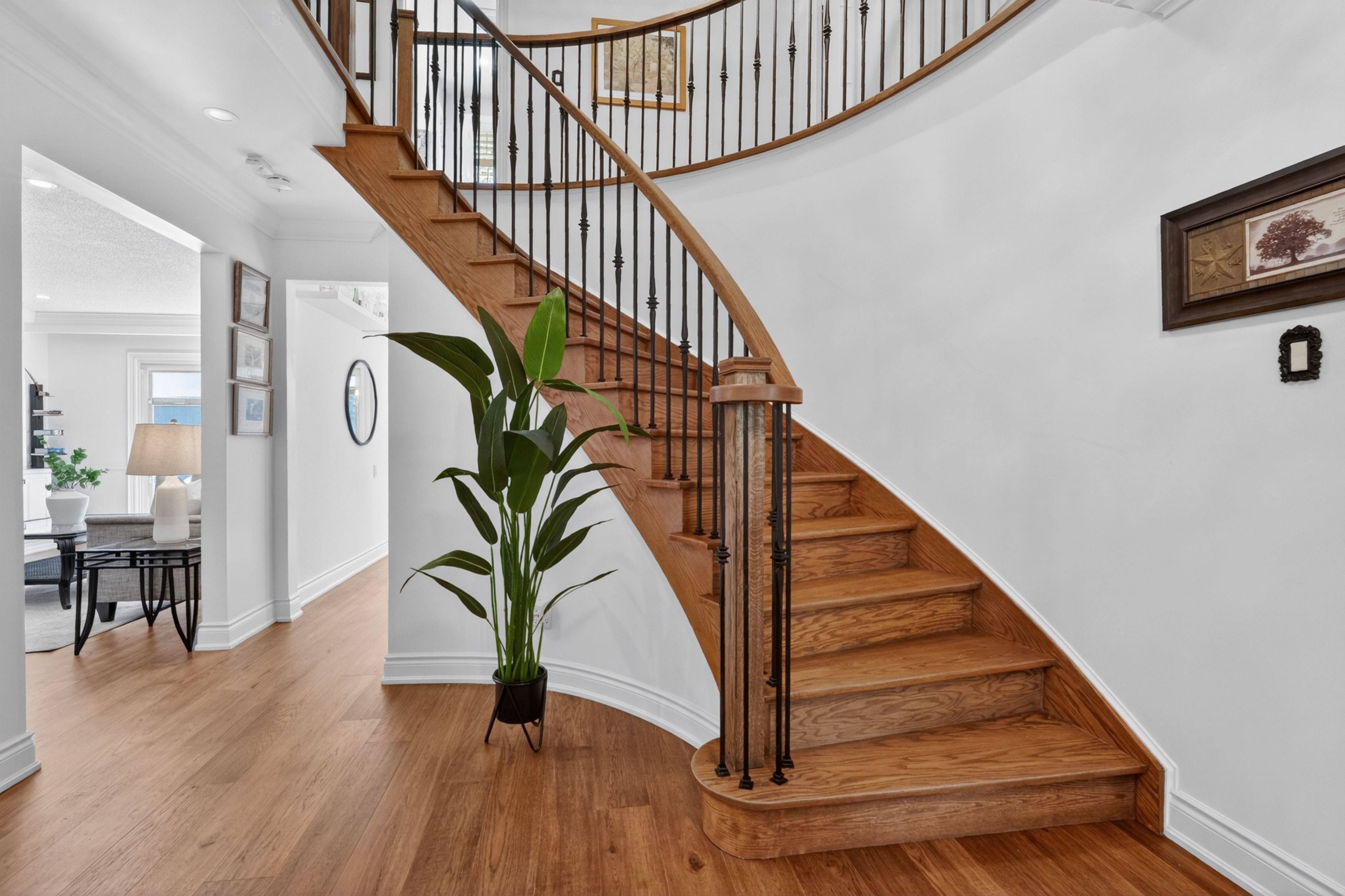 174 Cheverie ST, Oakville, ON L6J 6C4