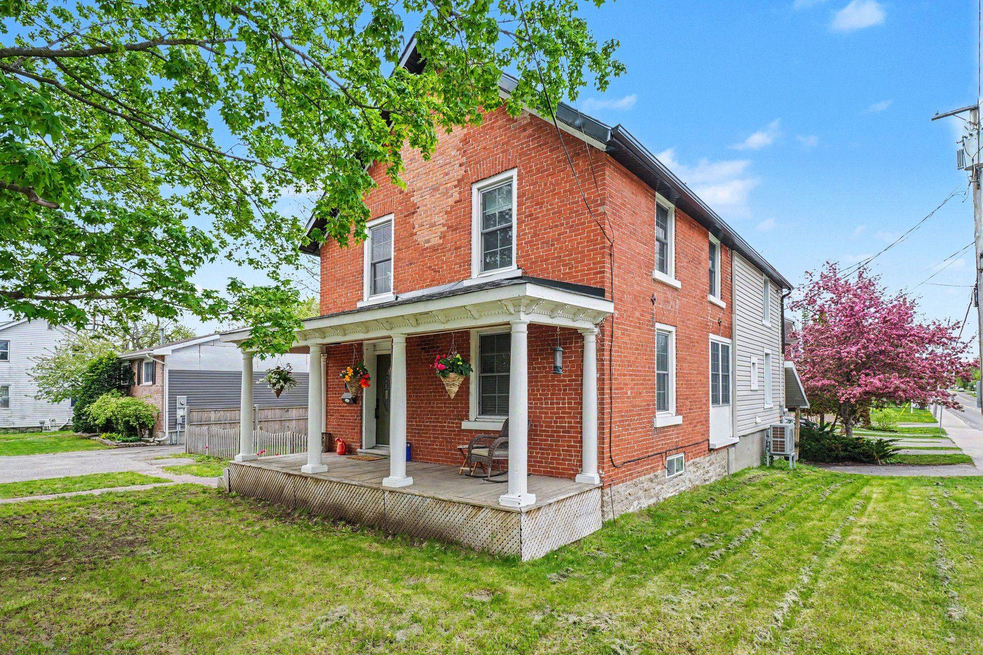 312 Bridge ST, Carleton Place, ON K7C 3H8
