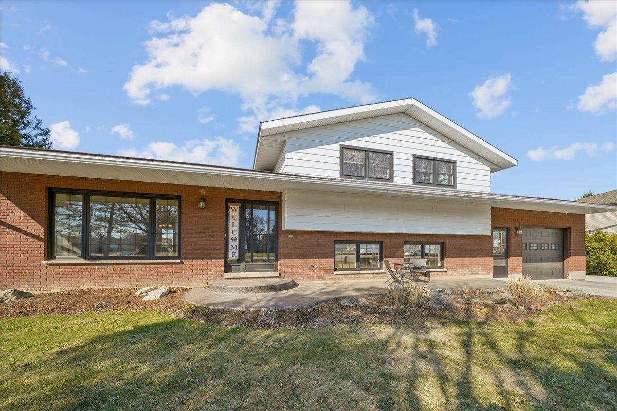 883 30th ST W, Georgian Bluffs, ON N4K 6V5