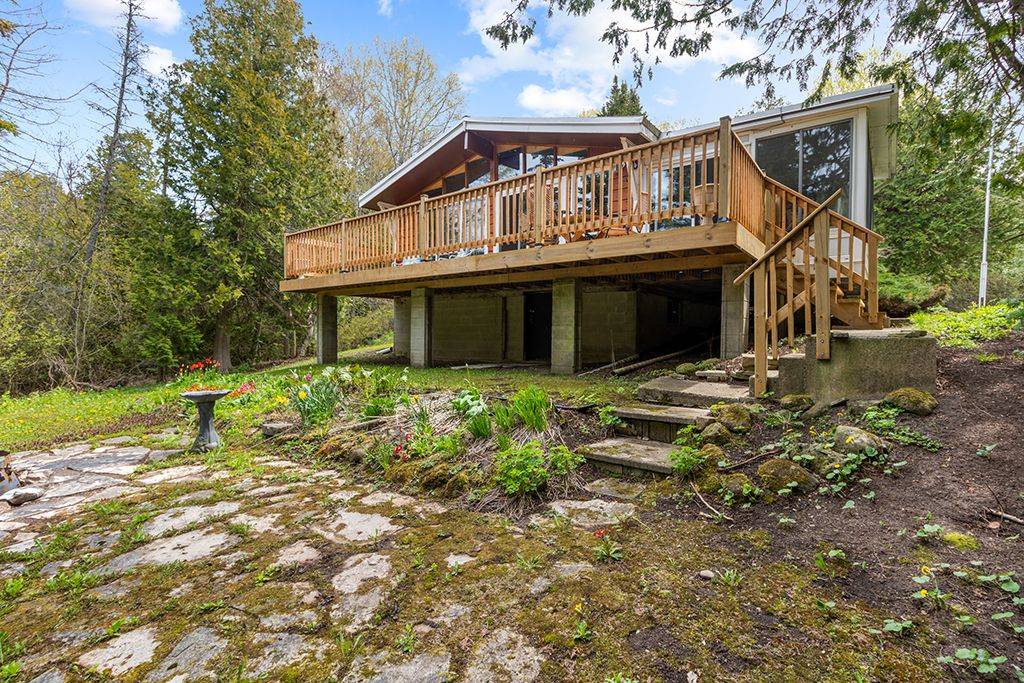 28 Stewarts PT, Northern Bruce Peninsula, ON N0H 1W0
