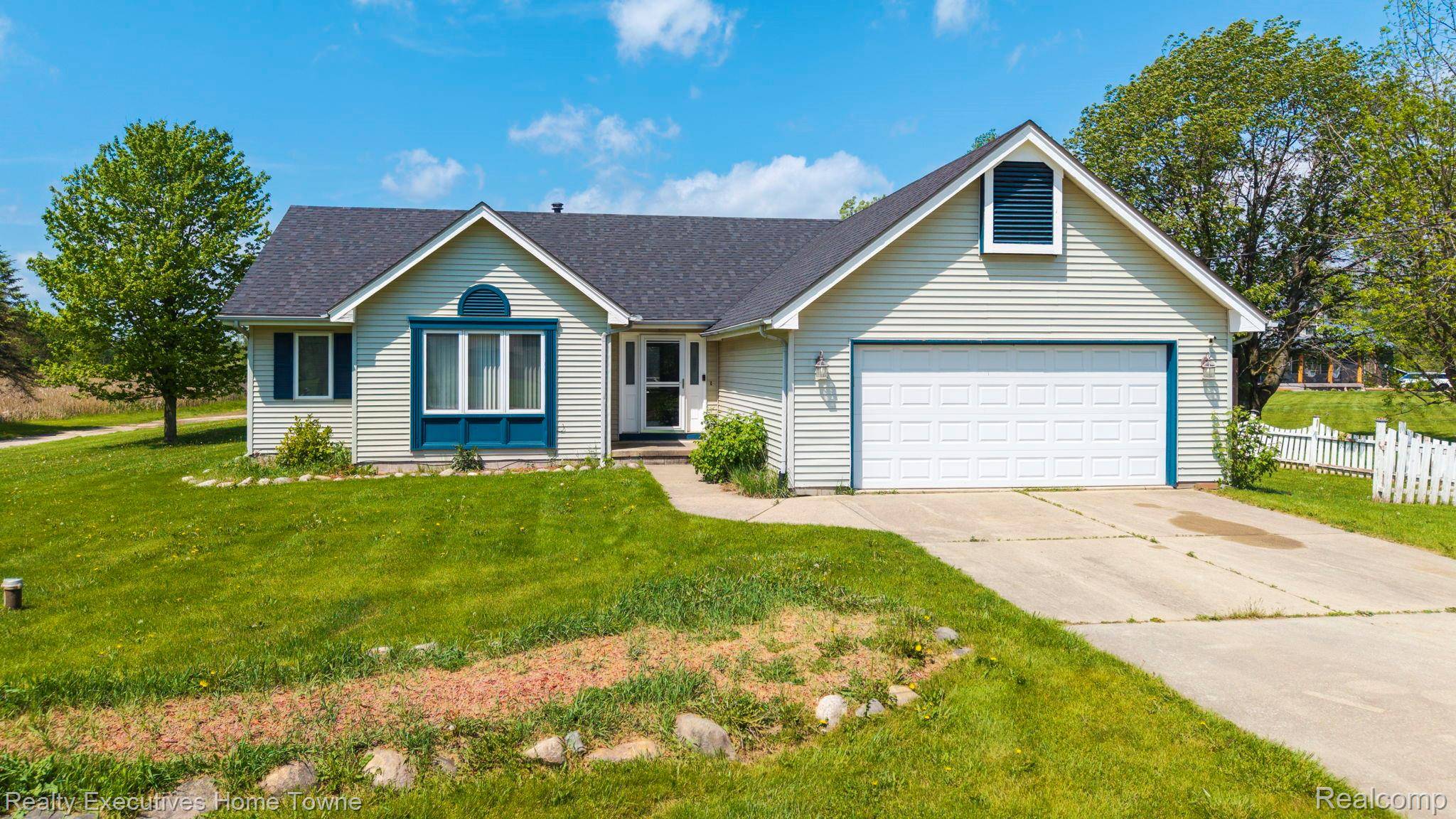 1041 Mackie RD, Almont Township, MI 48003