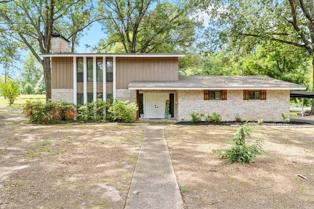 1101 Holly Hill Lane, Mount Pleasant, TX 75455