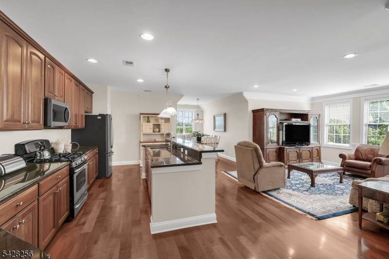 284 Victoria Drive #284, Bridgewater Twp., NJ 08807