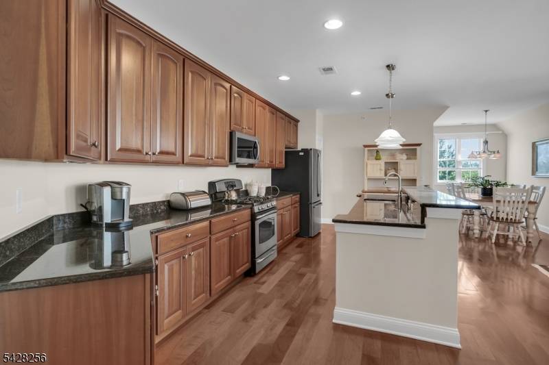 284 Victoria Drive #284, Bridgewater Twp., NJ 08807