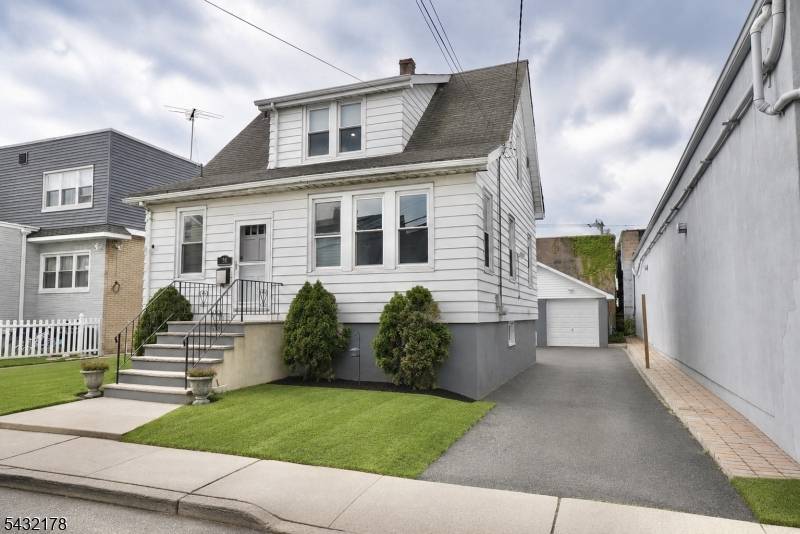 58 Sidney St, Lodi Boro, NJ 07644