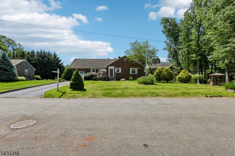 27 Shawnee Rd, Cranford Twp., NJ 07016