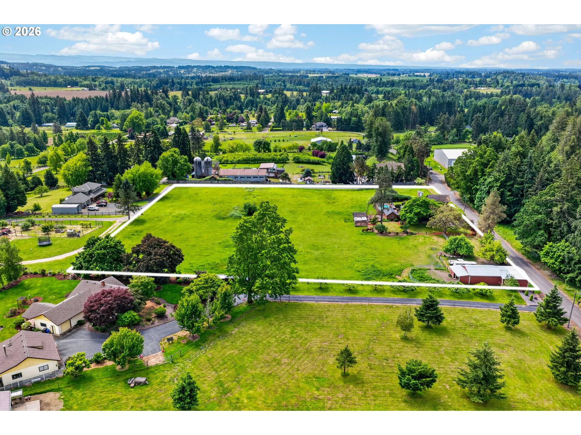 20556 S MAY RD, Oregon City, OR 97045