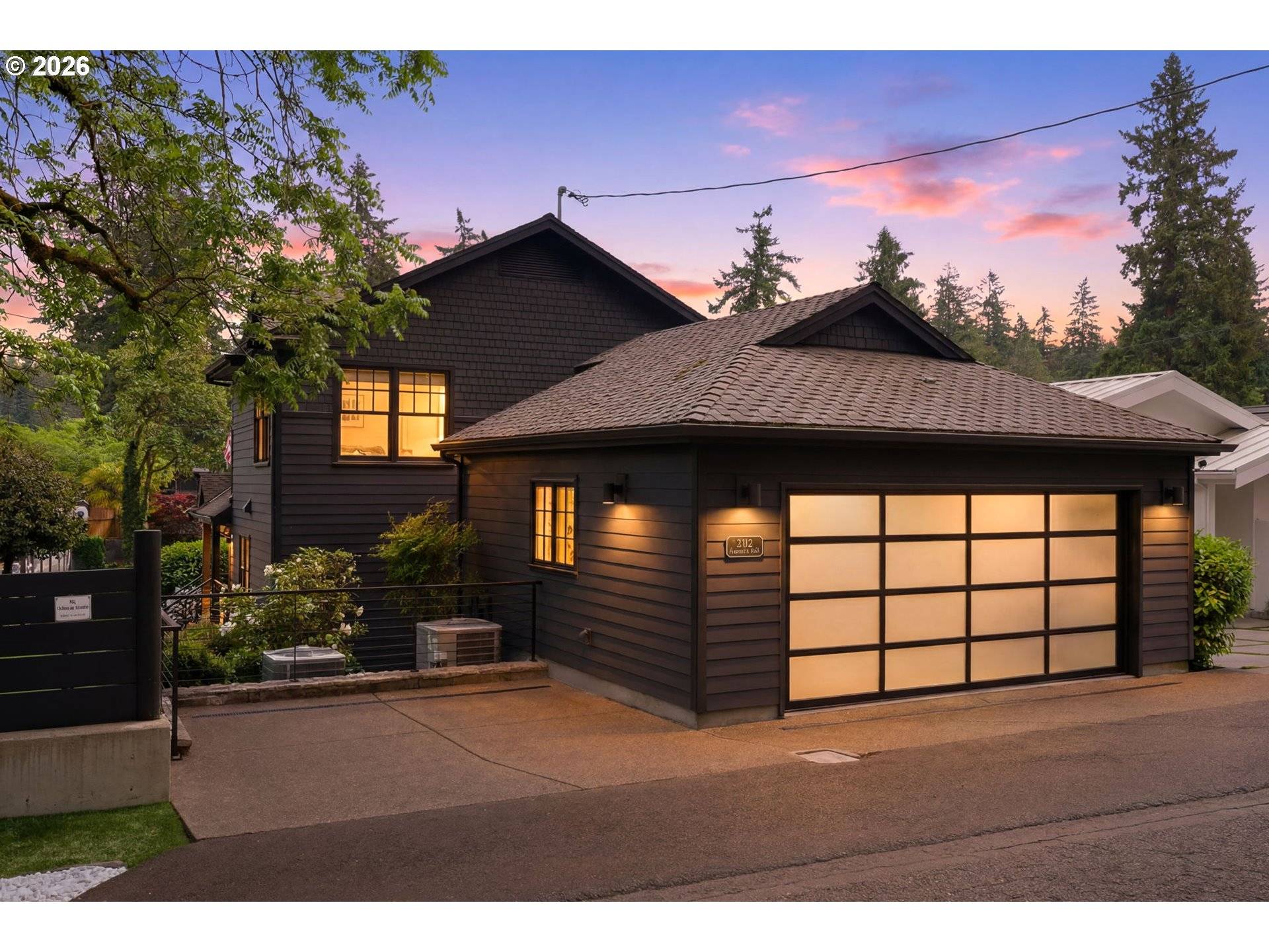 3712 SOUTHSHORE BLVD, Lake Oswego, OR 97035