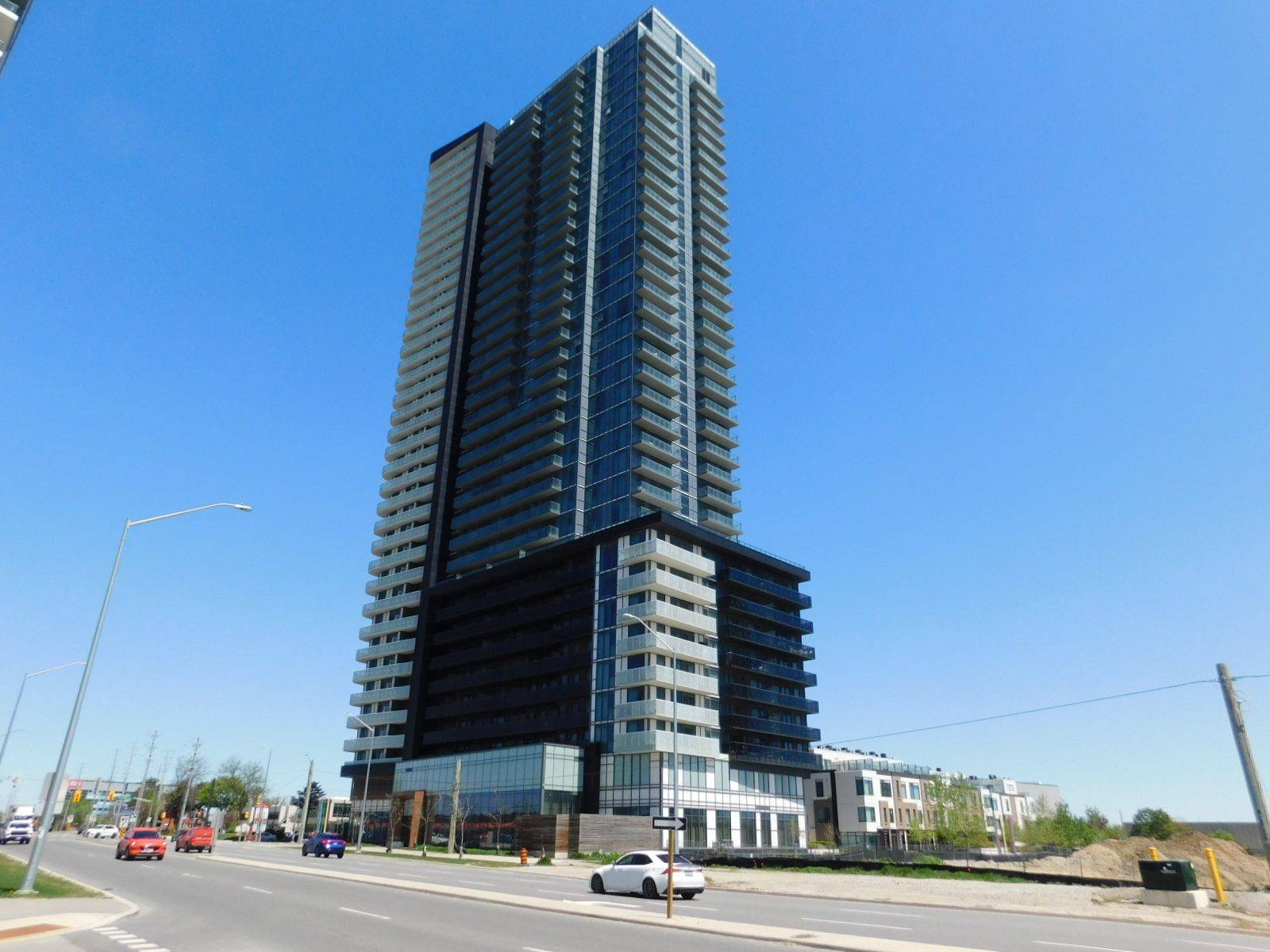 7895 Jane ST #1704, Vaughan, ON L4K 2M7