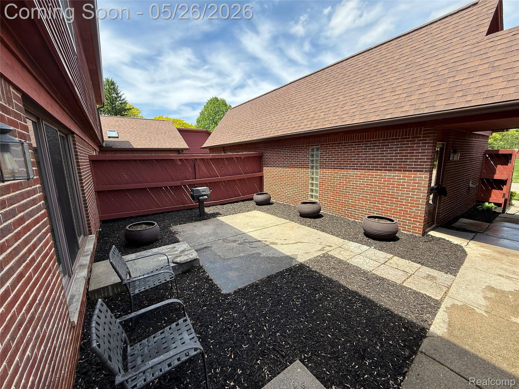 42136 Lochmoor ST, Clinton Charter Township, MI 48038