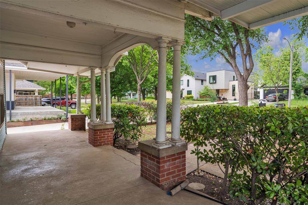 2720 College Avenue, Fort Worth, TX 76110