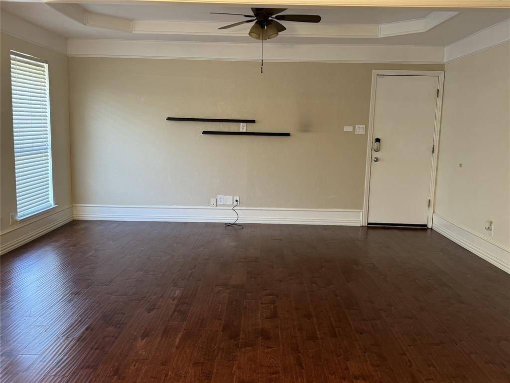2907 Sweet Briar Street, Grapevine, TX 76051
