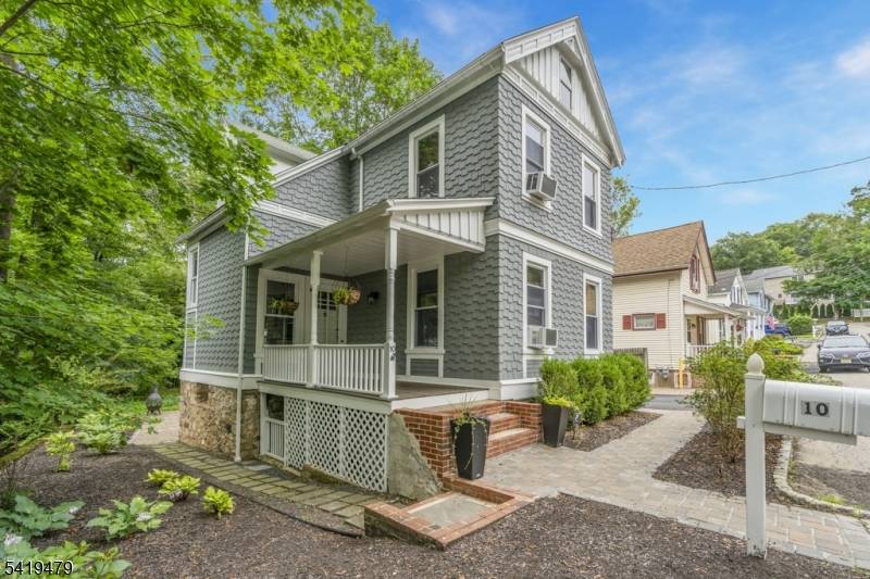 10 Thompson St, Bernardsville Boro, NJ 07924