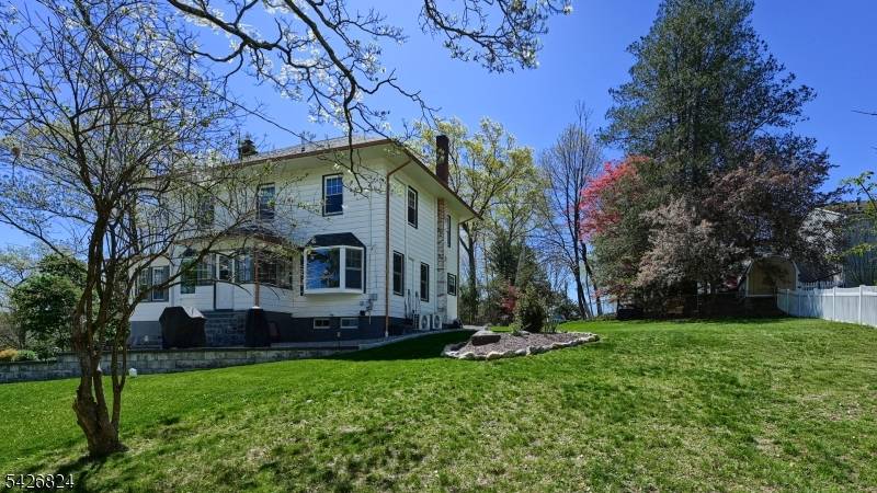 39 Elm St, Butler Boro, NJ 07405