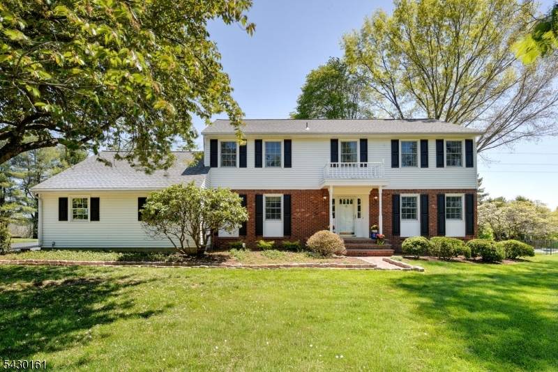 445 Brookview Ct, Branchburg Twp., NJ 08876