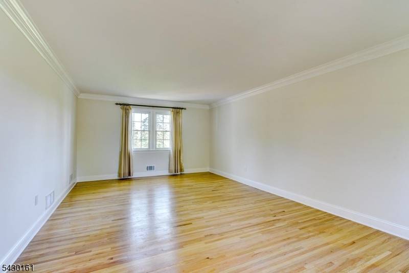 445 Brookview Ct, Branchburg Twp., NJ 08876