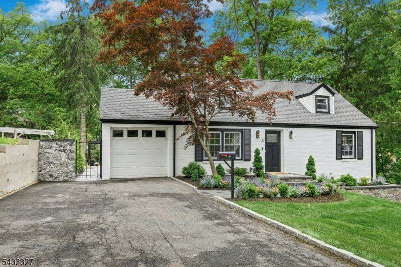 37 Seaman Rd, West Orange Twp., NJ 07052