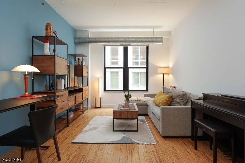 232 Pavonia Ave #312, Jersey City, NJ 07302