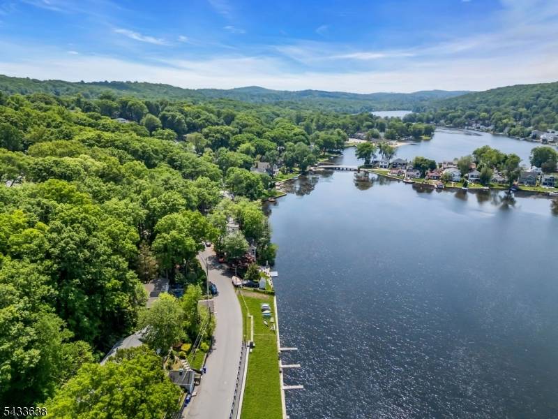 12 E Shore Rd, Denville Twp., NJ 07834