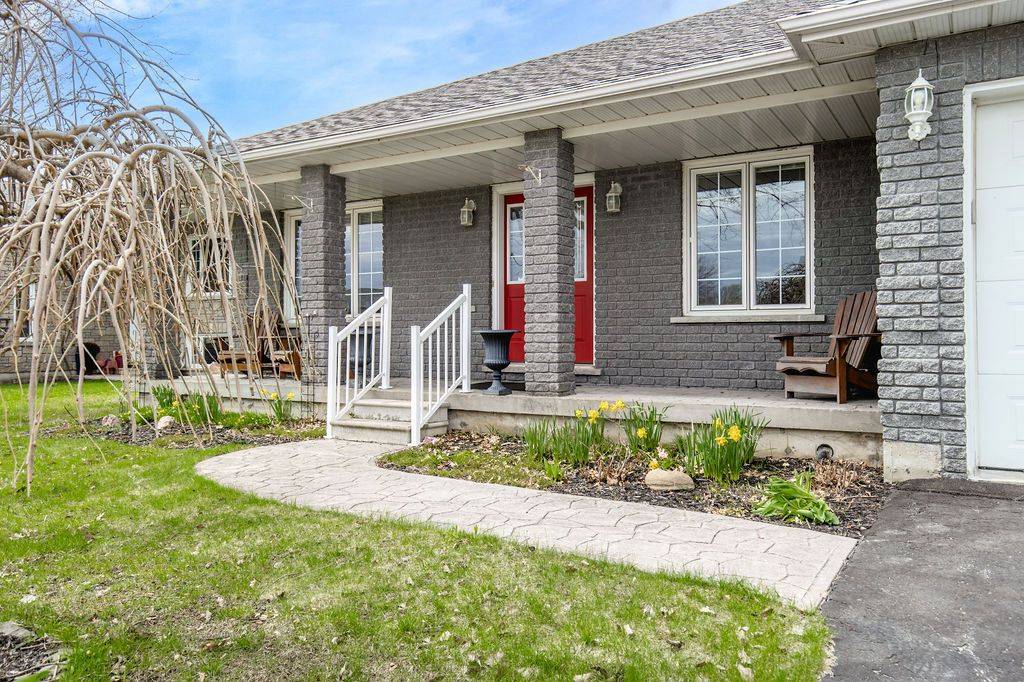 12 Graham ST, Springwater, ON L0L 1P0