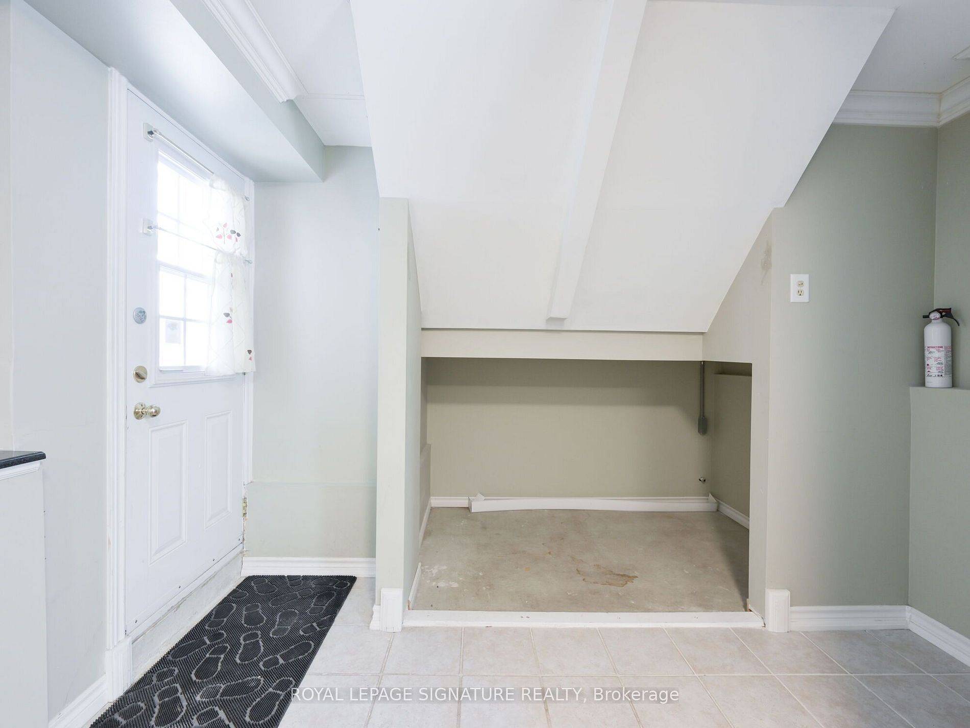 26 Peterson CT #Lower, Brampton, ON L6Z 1K6