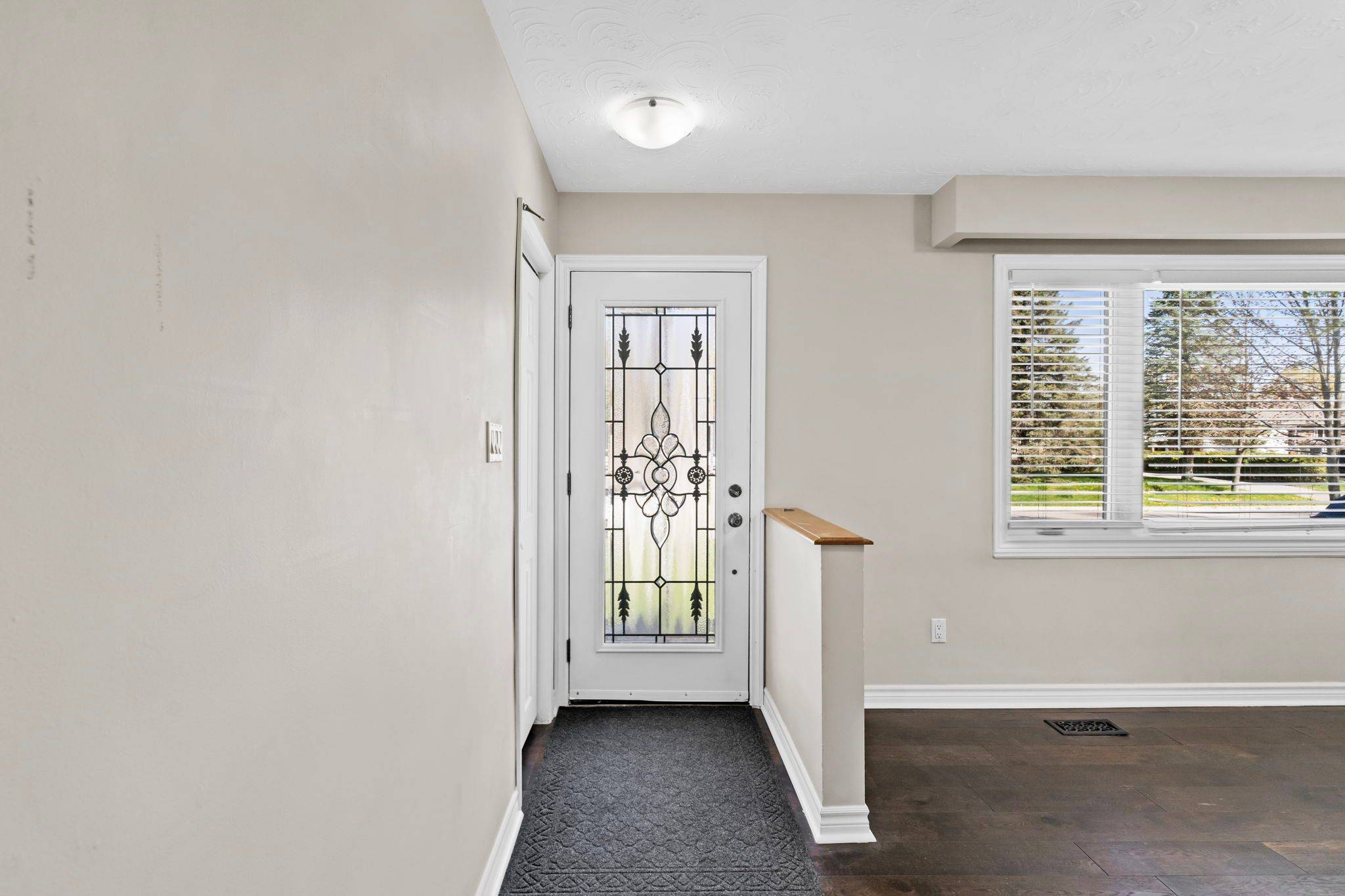 176 Longfield RD #Upper, Halton Hills, ON L7J 2K4