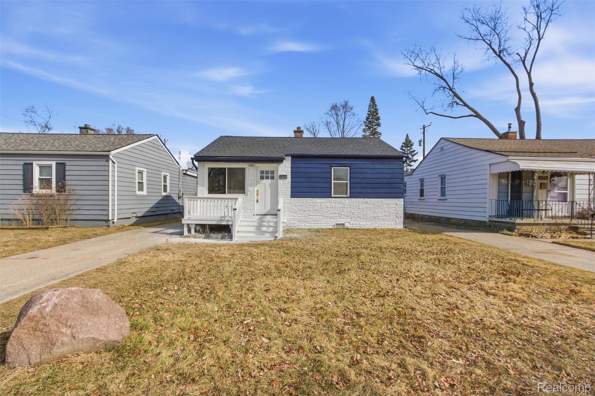 26066 Barrington ST, Madison Heights, MI 48071