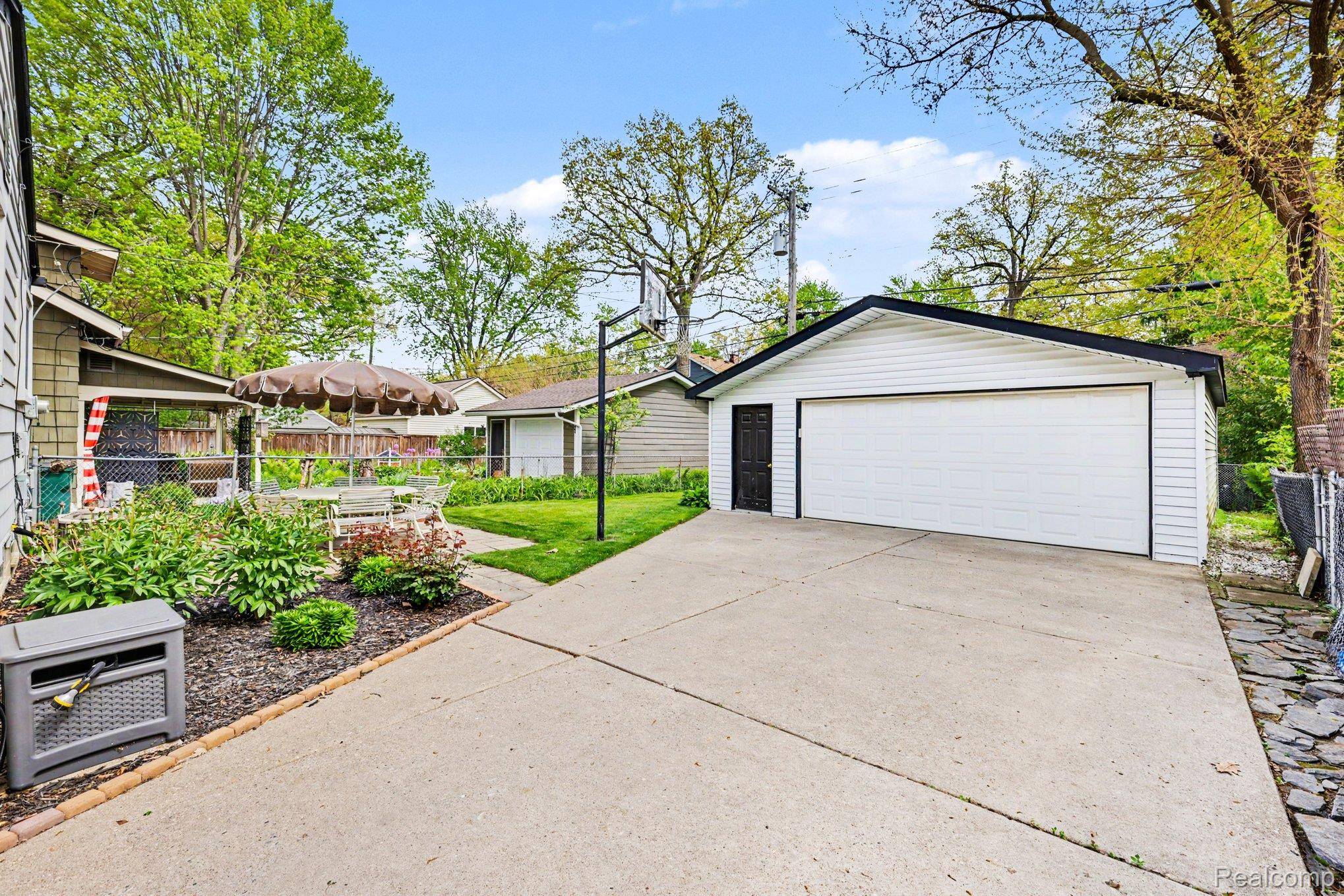 614 Gardenia AVE, Royal Oak, MI 48067