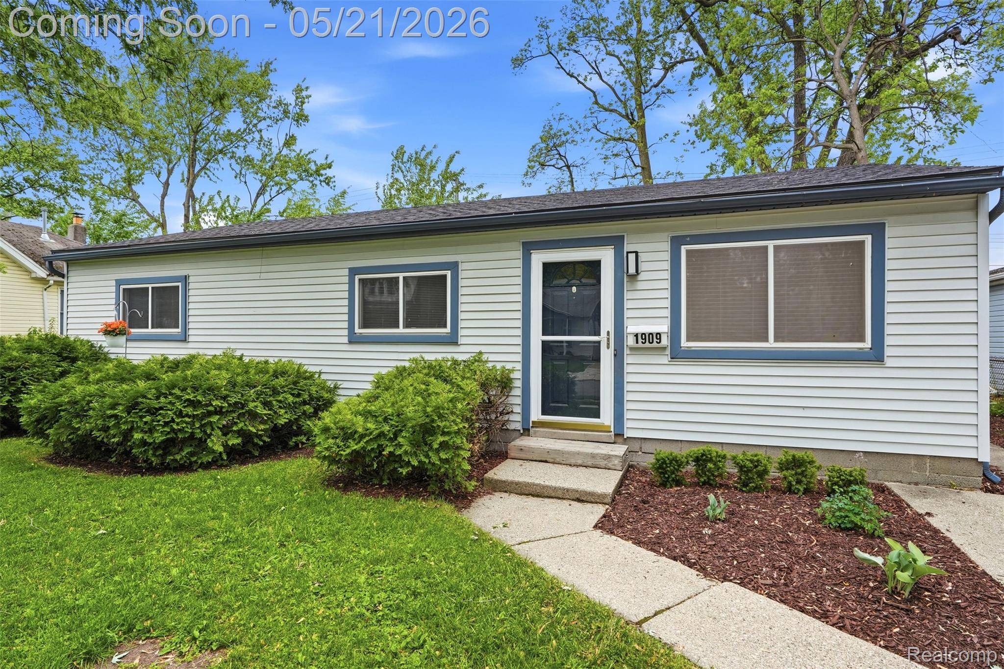 1909 E Troy ST, Ferndale, MI 48220