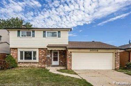 30732 NEWPORT DR, Warren, MI 48088
