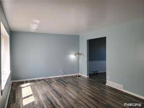 30732 NEWPORT DR, Warren, MI 48088