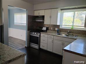 30732 NEWPORT DR, Warren, MI 48088