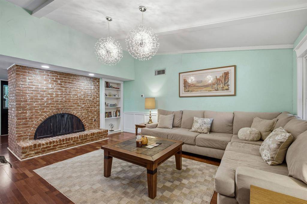 7736 El Santo Lane, Dallas, TX 75248