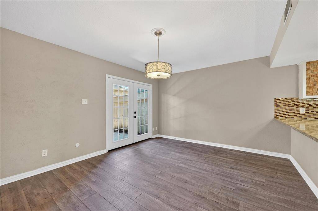 3006 Wayside Drive, Bedford, TX 76021