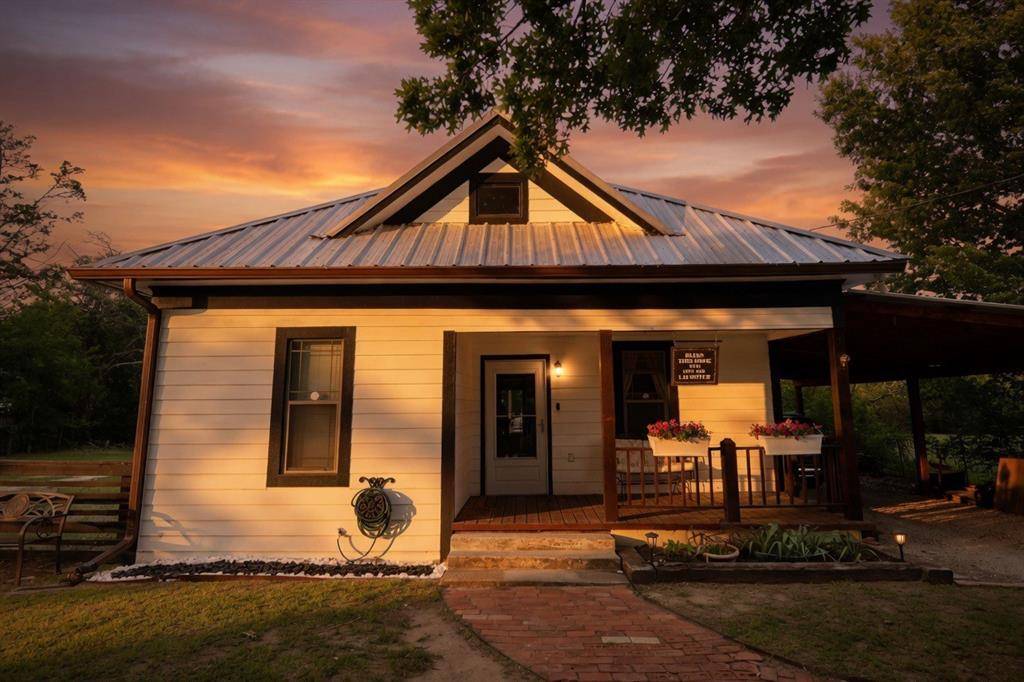 504 N Fordyce Street, Blooming Grove, TX 76626