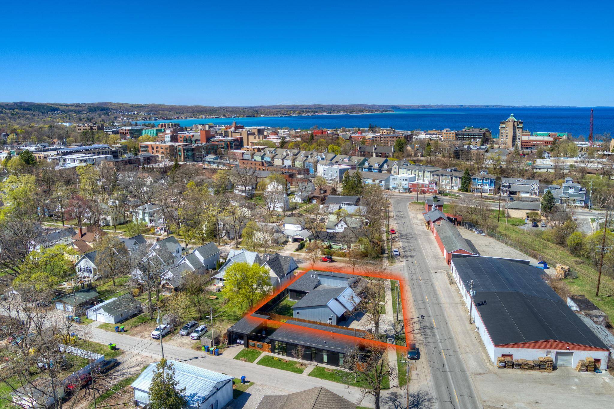604 Lake AVE, Traverse City, MI 49684