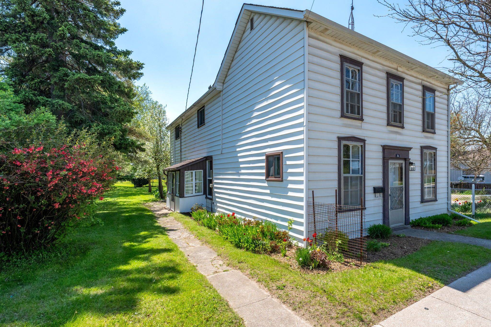 76 Main ST N, Halton Hills, ON L7J 1W2