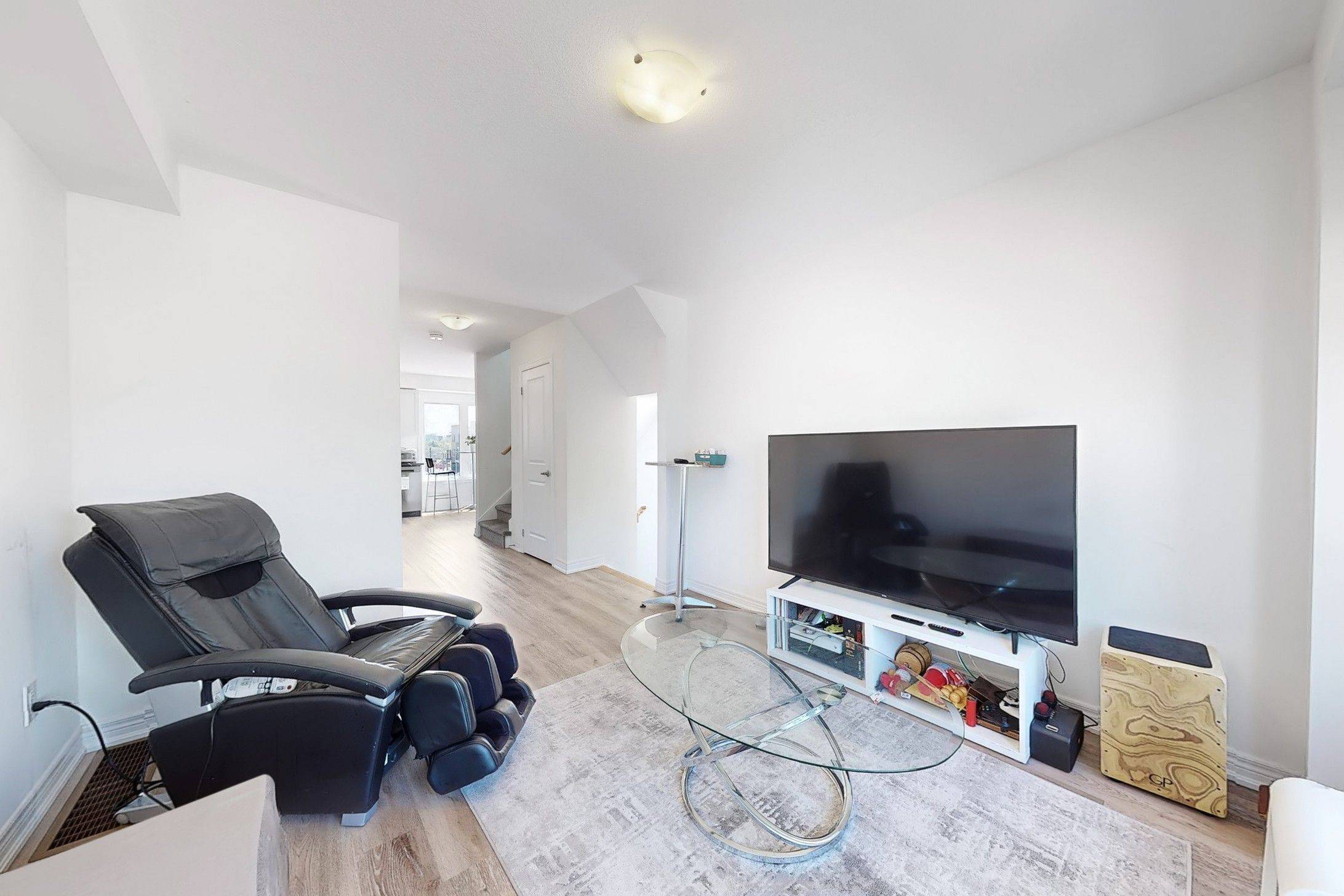 2 Reid AVE N, Hamilton, ON L8H 0B5