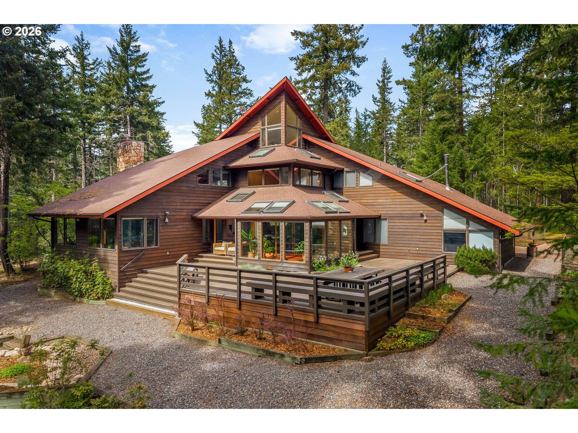 2000 Paradise Ridge RD, Mosier, OR 97040