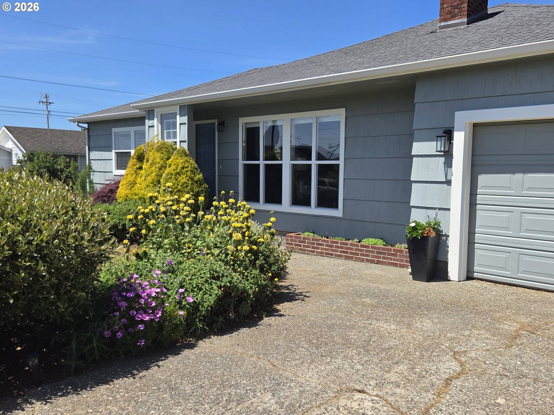 94183 8TH ST, Gold Beach, OR 97444